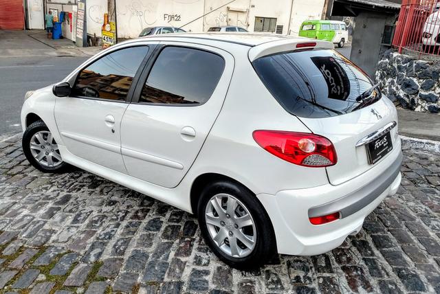 Peugeot 207 XR 2014 novíssimo + IPVA e transferência - Foto 4