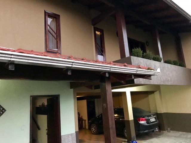 Vendo Belíssima casa com ótima Localização! - Foto 2