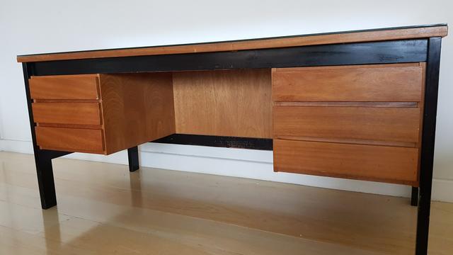 Mesa de escritório com 6 gavetas - Foto 3