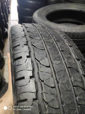 Um kit de 4 pneus 235 65 17 Goodyear