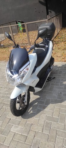 MOTO HONDA PCX BRANCA