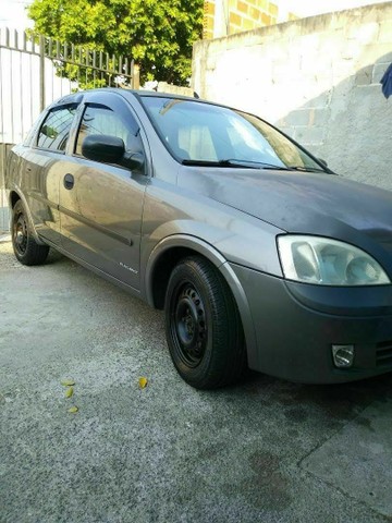 CORSA CEDAN 2004