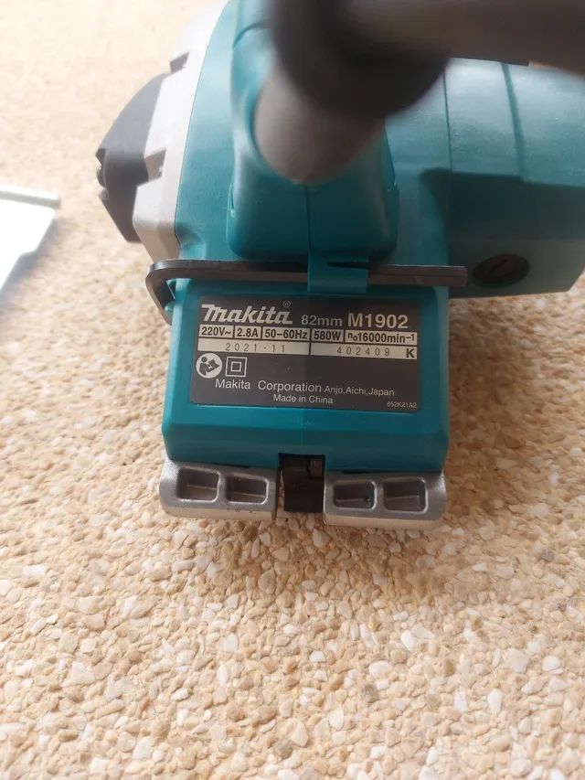 Plaina makita M1902. 580w  220 volts