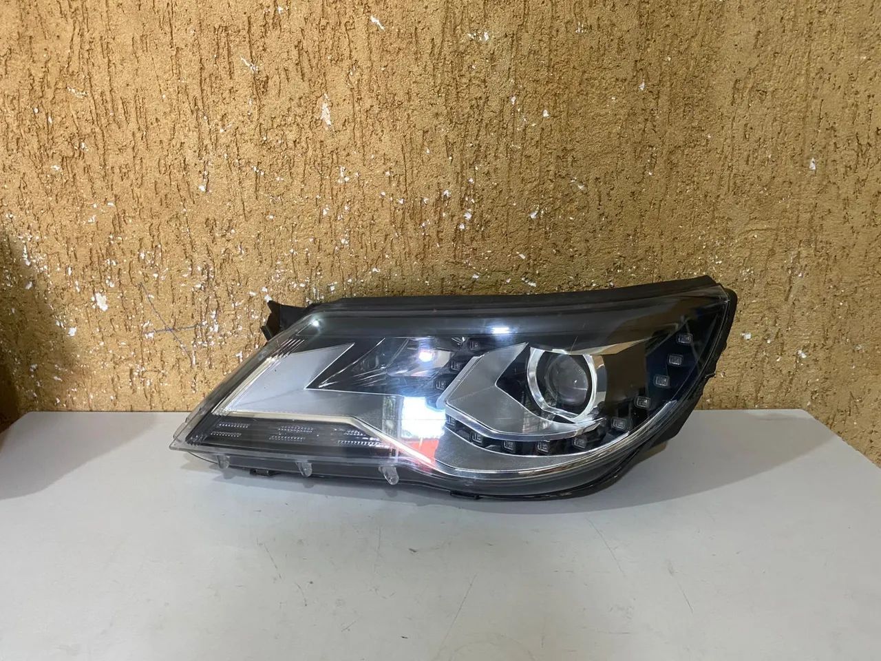 Farol esquerdo Tiguan Led 2009/2010/2011