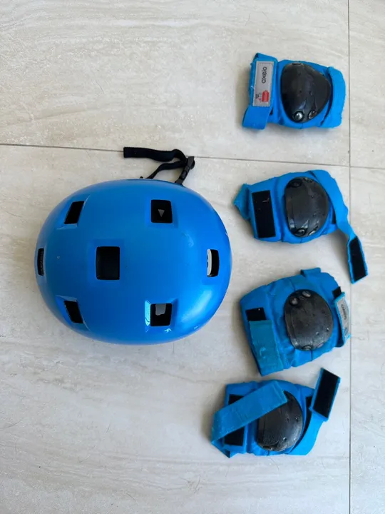 Capacete infantil com acessórios