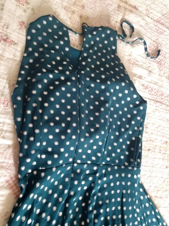Vestido verde musgo para festas - Foto 5