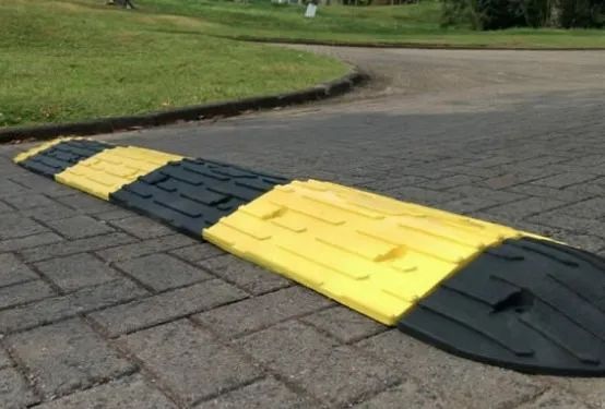 QUEBRA MOLA (LOMBADA) BORRACHA 5CM ALTURA  - Foto 2