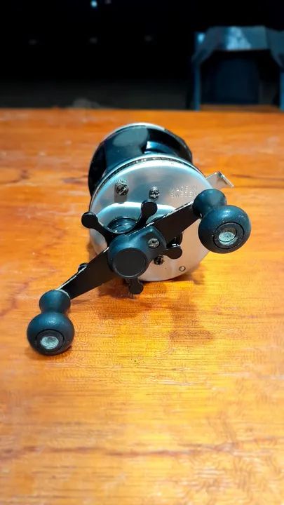 Carretilha de pesca Abul Garcia 6501 c3  - Foto 3