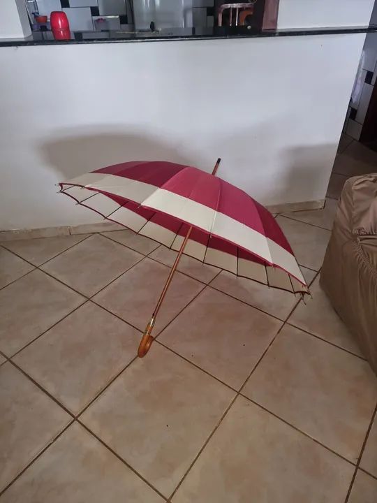 Guarda chuva com cabo e haste de madeira em Samambaia Sul  - Foto 3