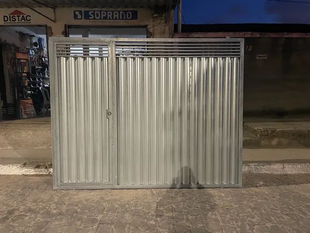 Sliding gate with social 64363474348674121