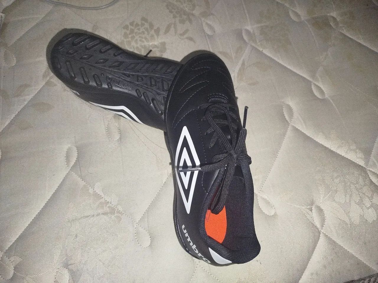 Chuteira Umbro Futsal society - Tamanho 36