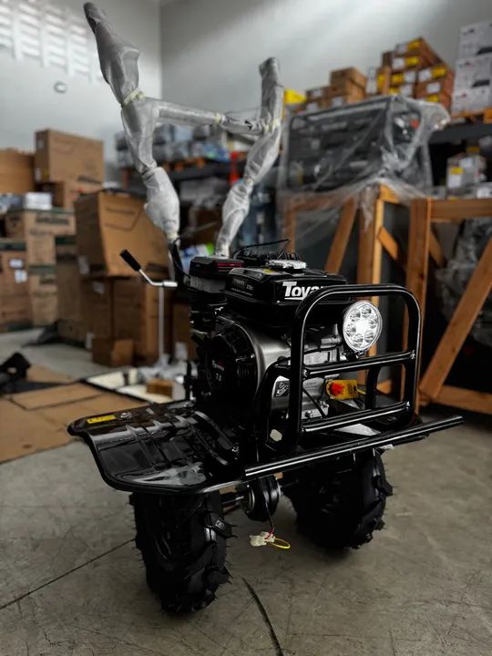Motocultivador a Gasolina Motor 4T 7Hp 212cc C/ Pneus e Enxadas - Toyama (Novo)