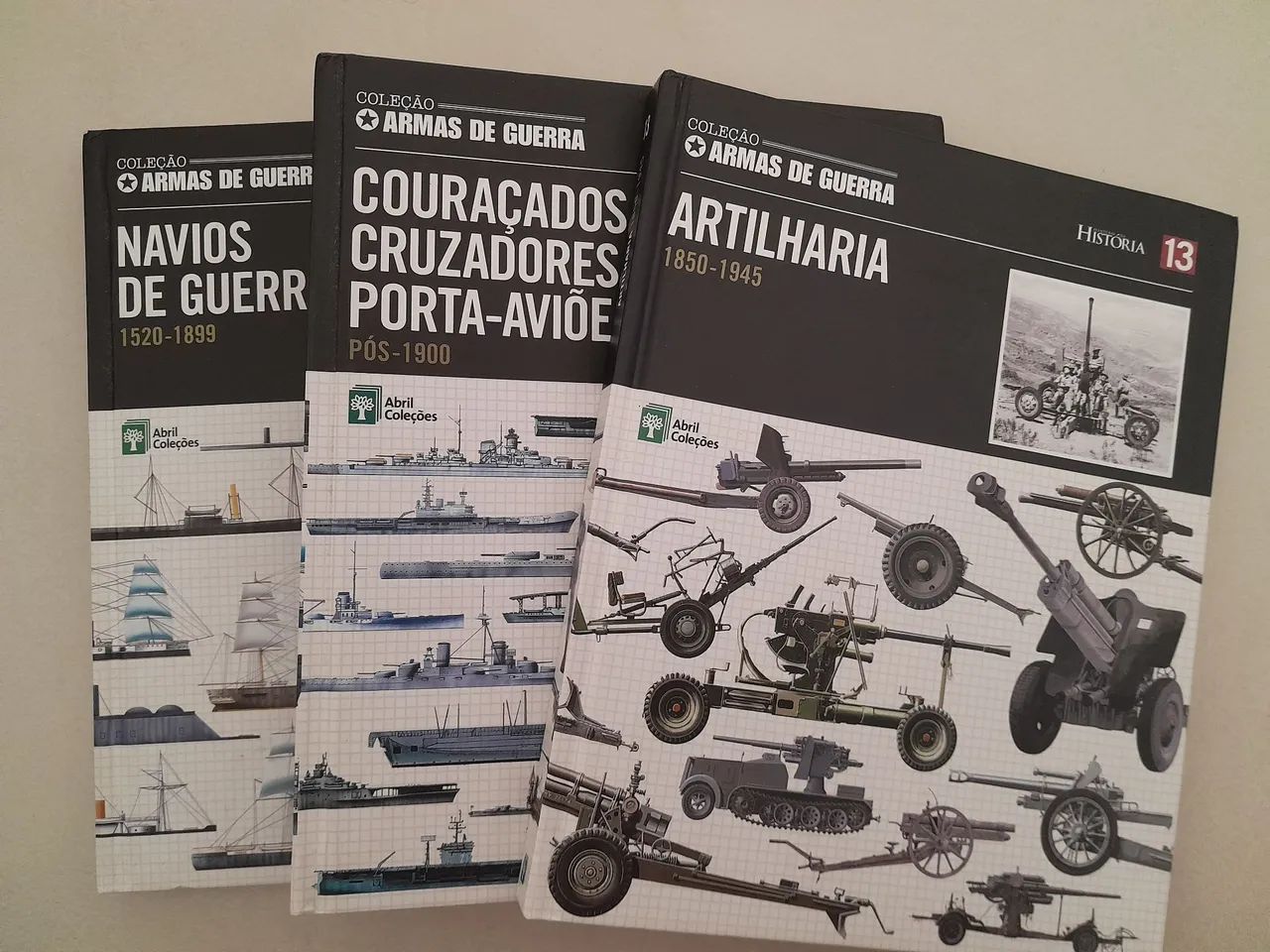 Vendo livros da Coleção Armas de Guerra, em Manaus!!!