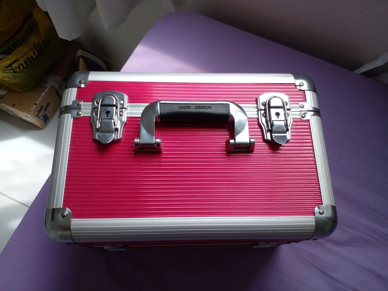 Maleta de maquiagem.  