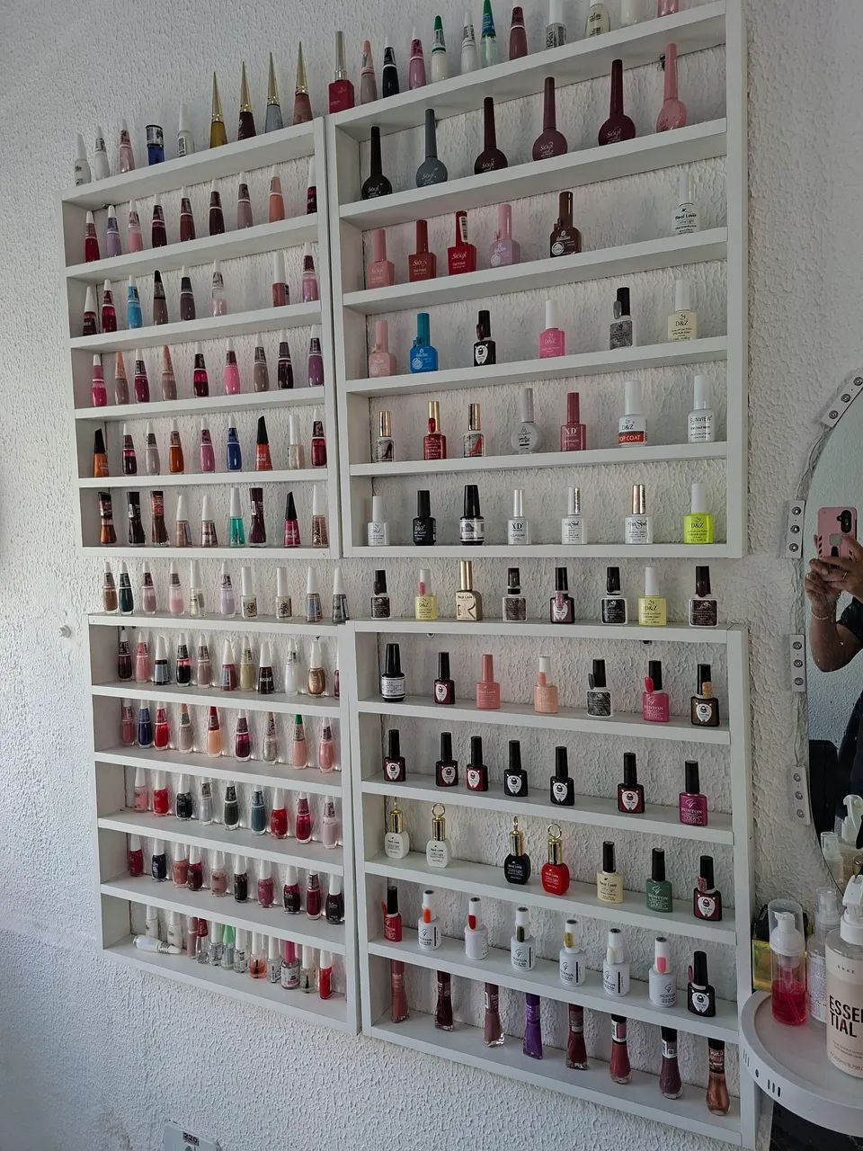 Lavatório, cadeira, mesa manicure, expositor de esmalte, carrinho auxiliar, bebedouro  - Foto 5