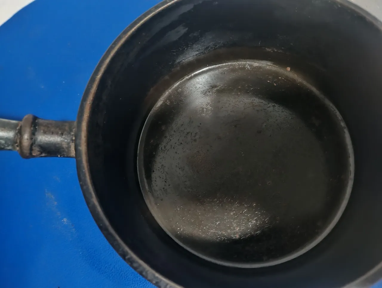 Panela caçarola antiga de ferro