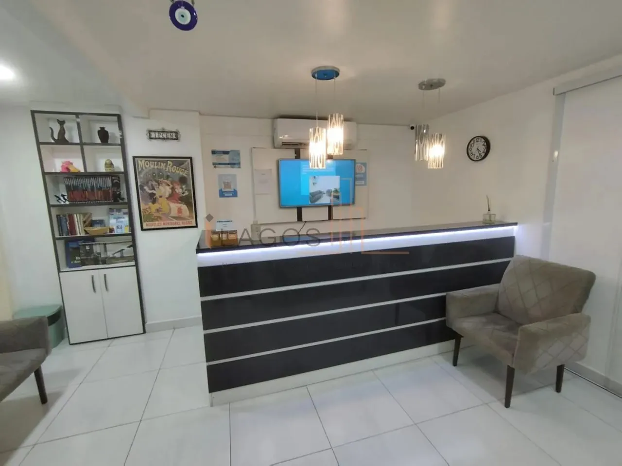 Sala Comercial para Locação em Cabo Frio, Centro, 6 banheiros, 1 vaga