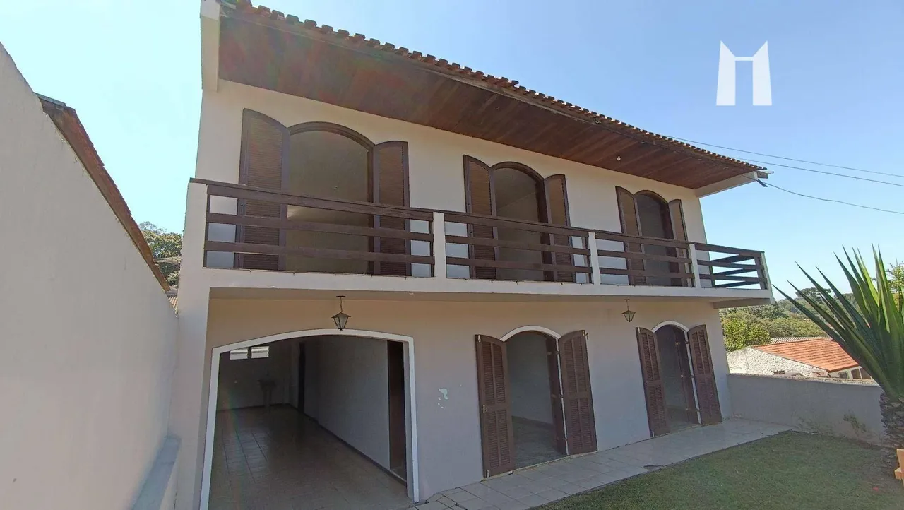 Sobrado com 4 dormitórios à venda, 223 m² por R$ 572.000,00 - Bom Jesus - Campo Largo/PR