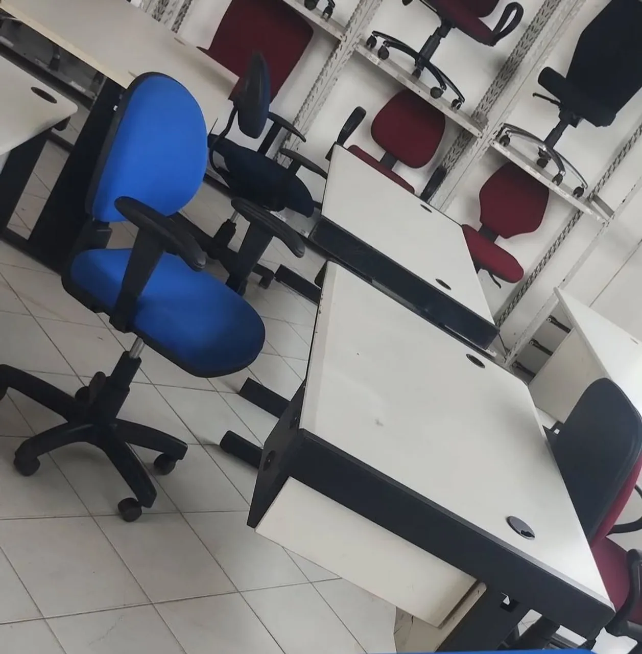 Kit mesa e cadeira para escritório - Oferta
