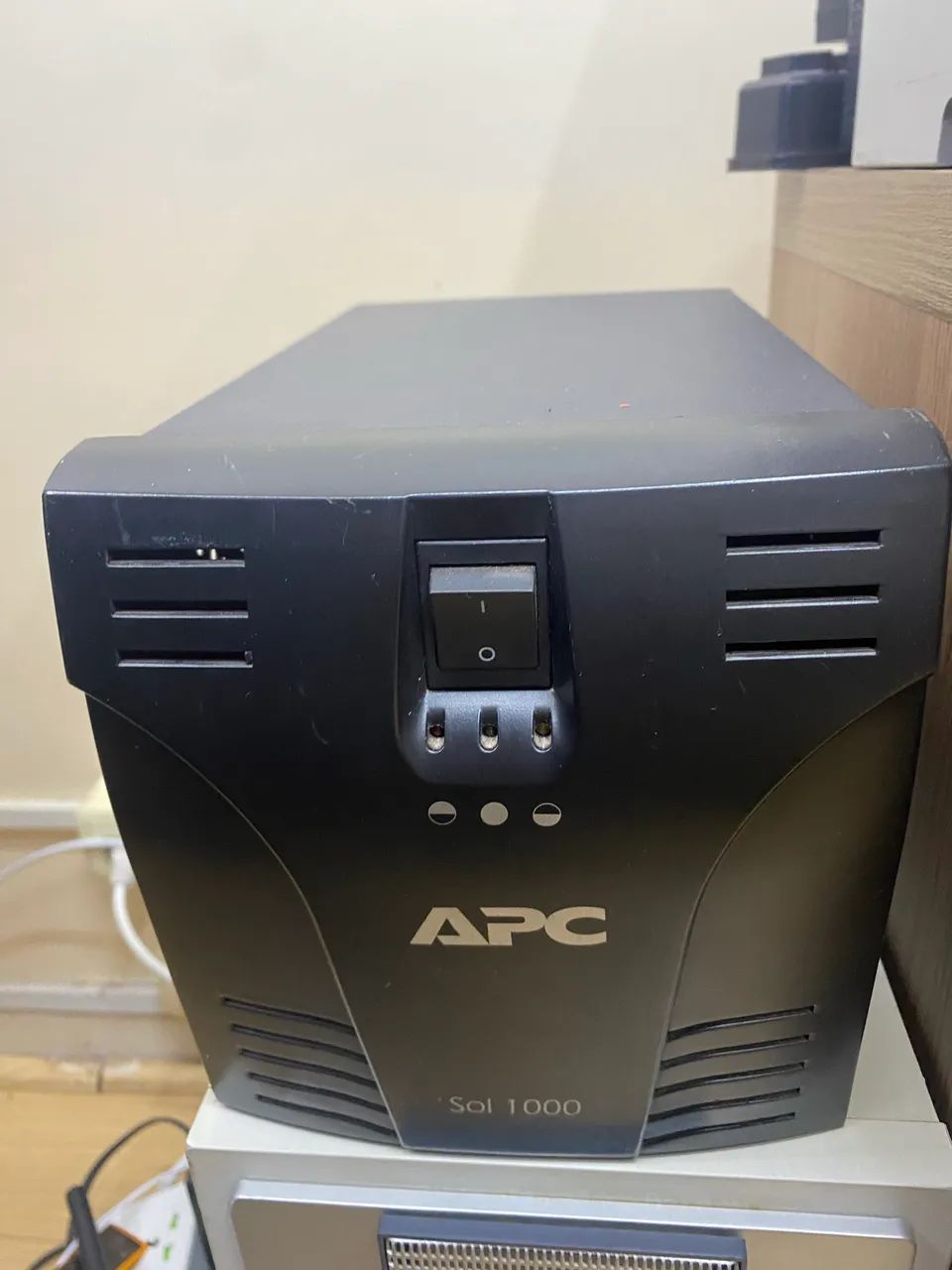 Estabilizador APC 1000VA  (Defeito)