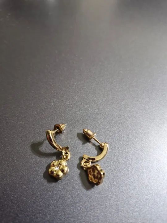 Brincos de Flor Dourados - Foto 2