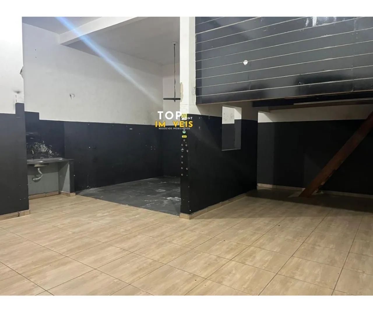 OPORTUNIDADE DE SOBRADO COM PONTO COMERCIAL EM BAIXO E TERRENO DE 200M² PARA LOCAÇÃO NA GU - Foto 3