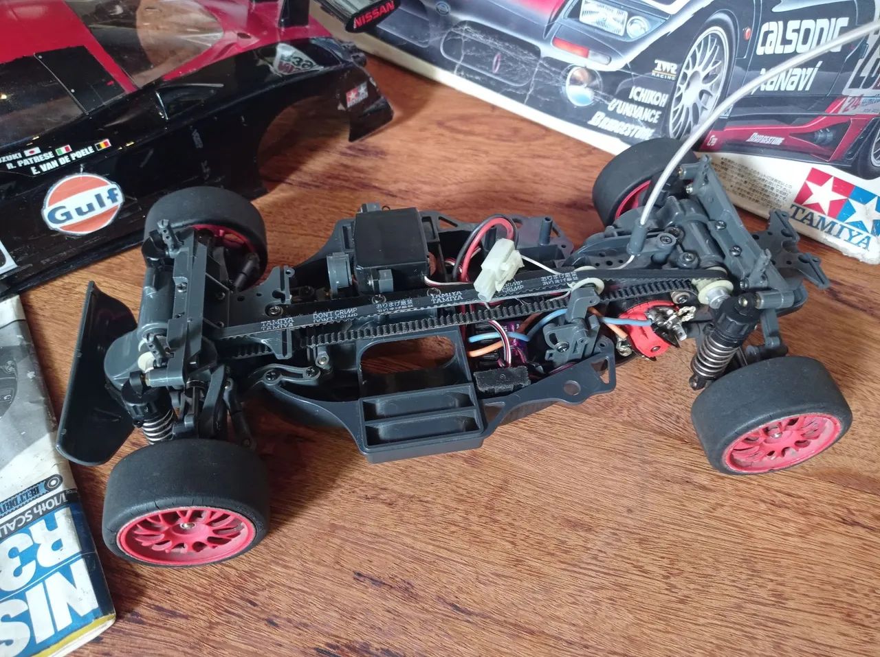 RC Tamiya Nissan R390 GT1 - TA03R  - Foto 2