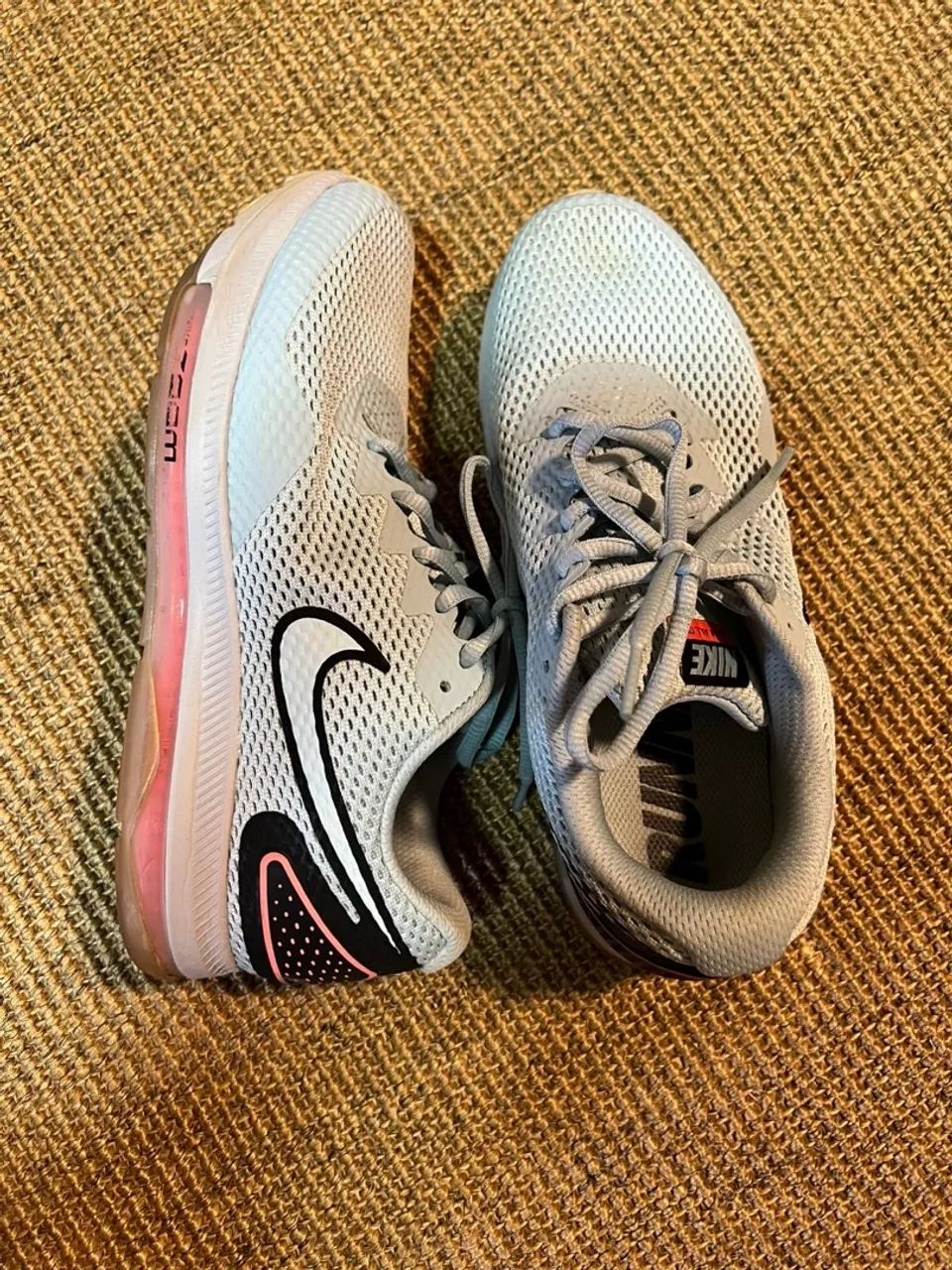 nike women's zoom all out low 2 running sneaker