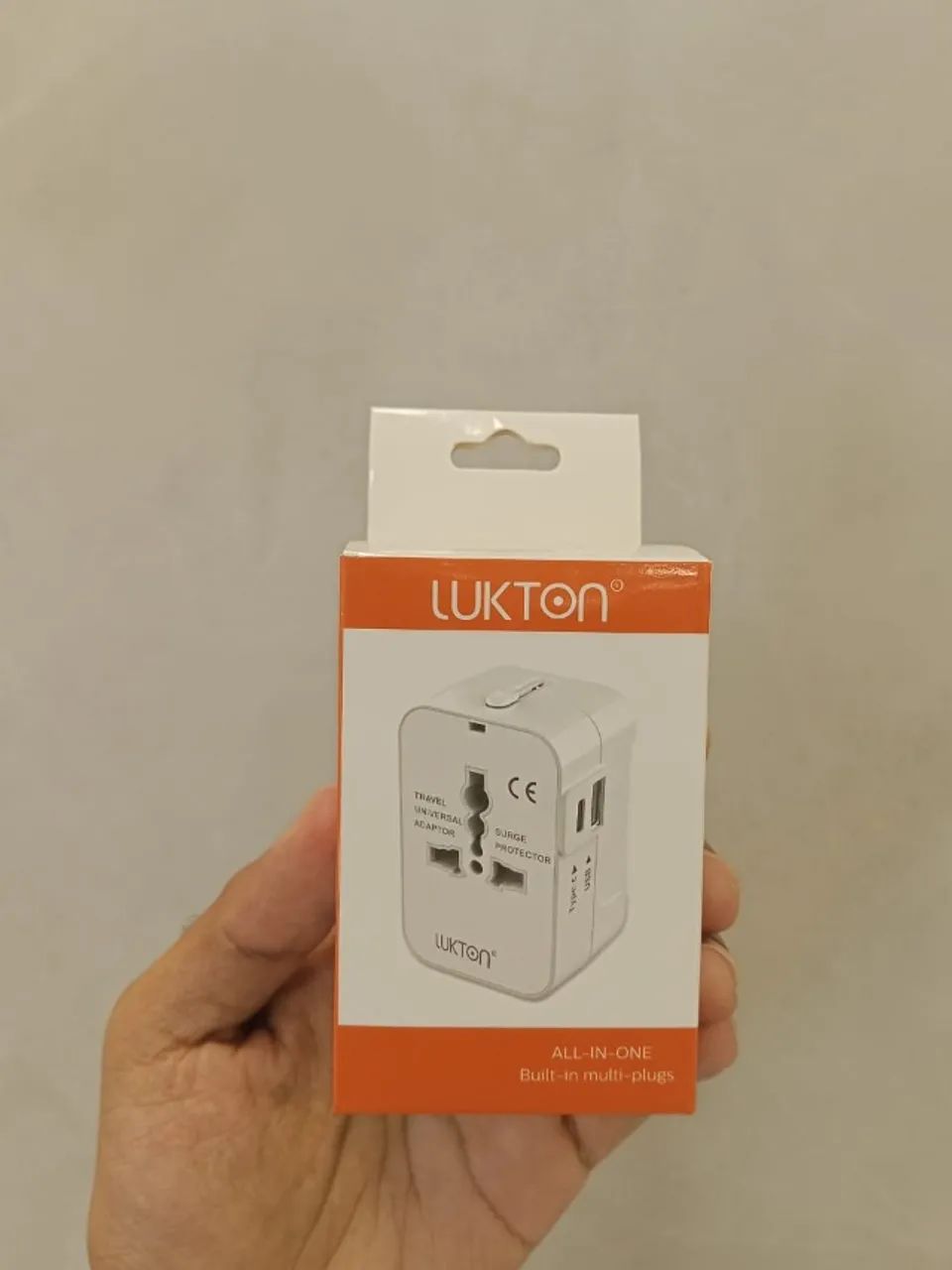 Tomada universal Lukton