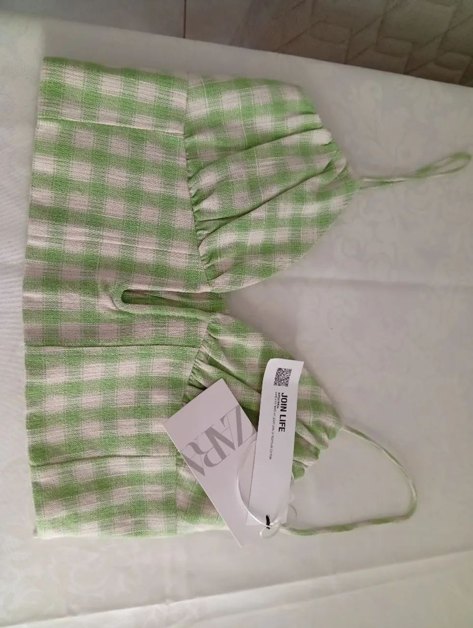 Top cropped xadrez verde Zara - Foto 2