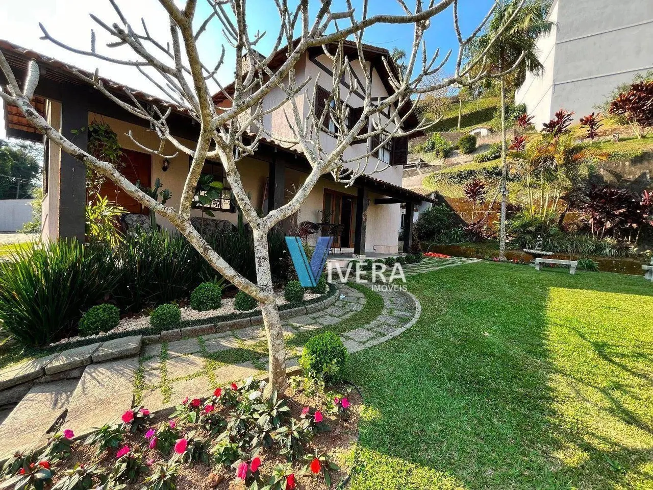 Casa com 4 dormitórios à venda, 370 m² por R$ 1.690.000,00 - Panorama - Teresópolis/RJ