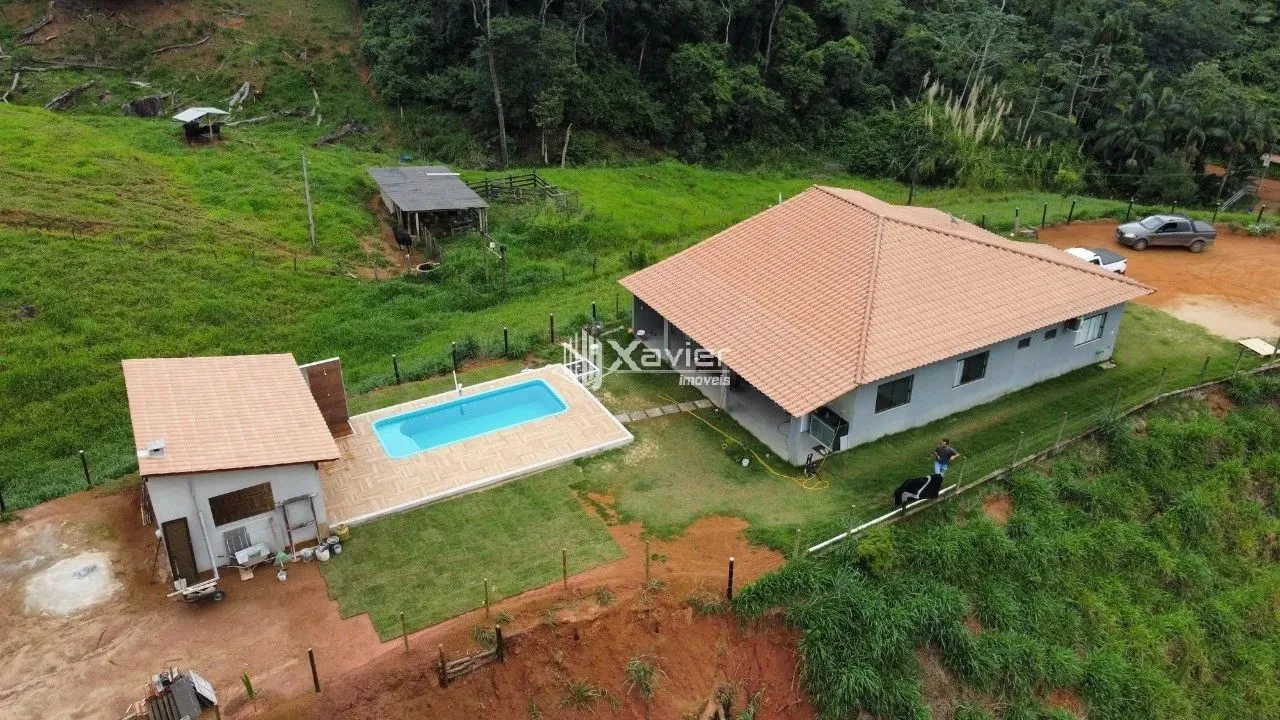 Sítio à Venda em Guarapari-ES | 9,6 ha com Casa Nova, Piscina, Lagoa e Poço Artesiano - Po