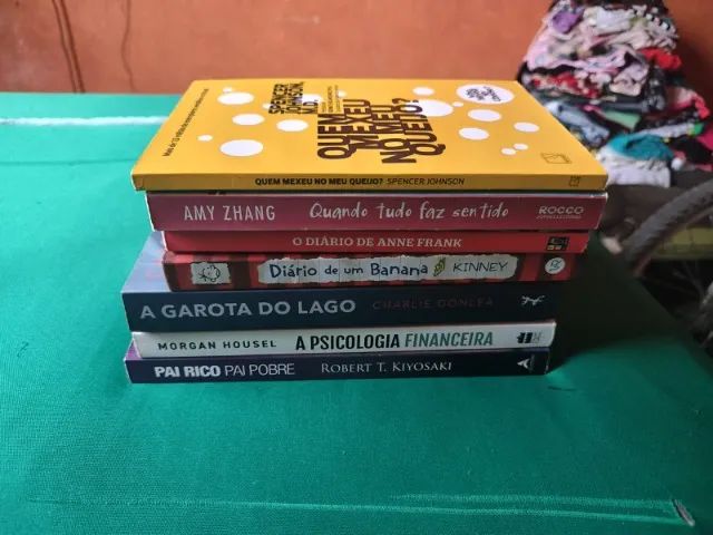 Lote com 7 livros seminovos - Ótimo estado! - Livros e revistas