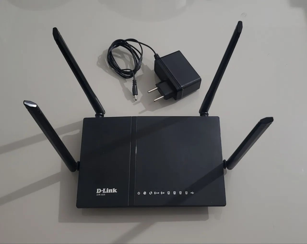 Roteador D-Link DIR-825
