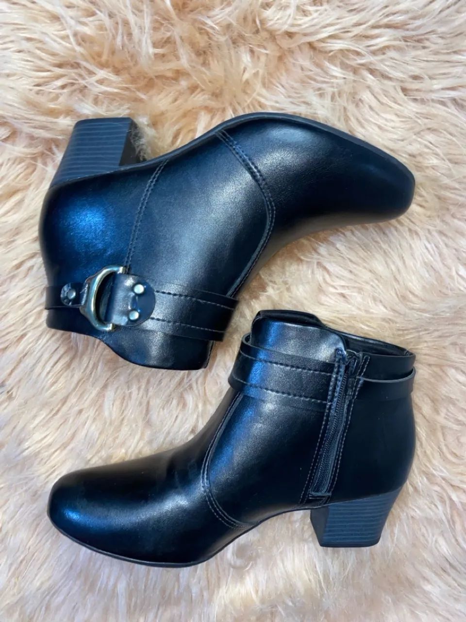 Botas Femininas Preta - Foto 2