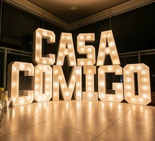 Locação de letras gigantes com led