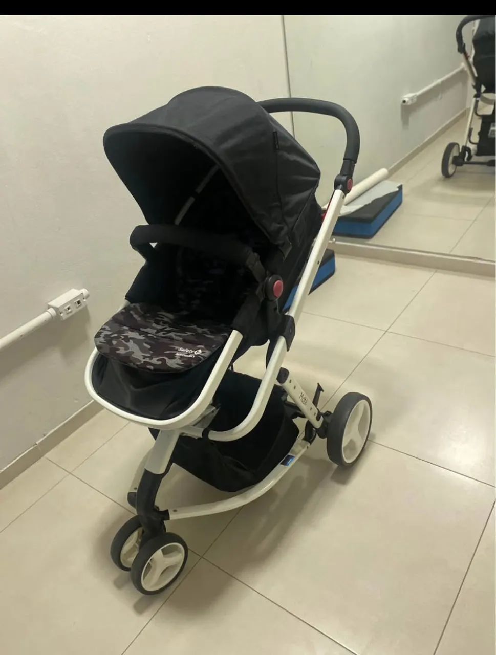 Carrinho de bebê com bebê conforto  - Foto 4