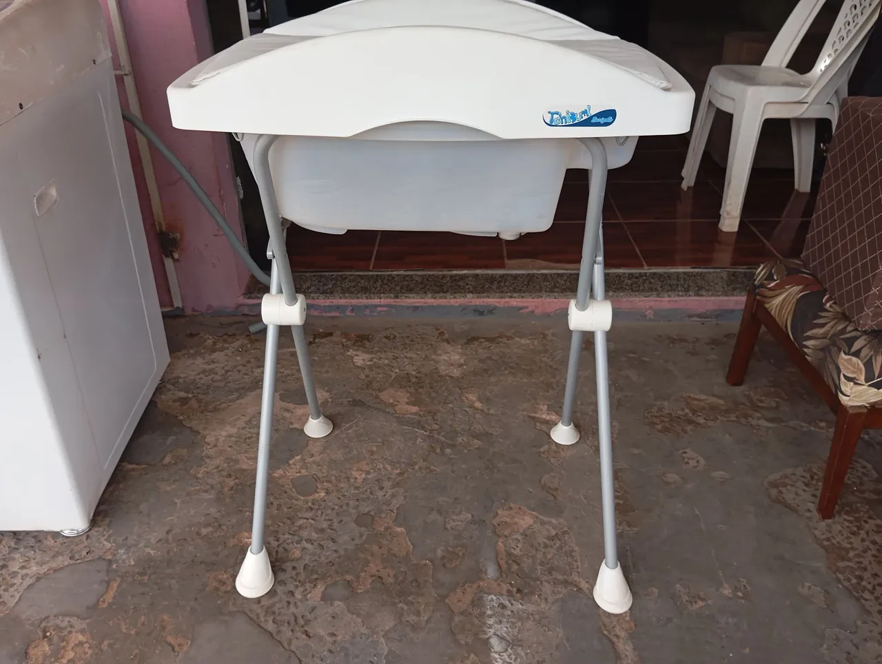 Trocador para bebê com banheira