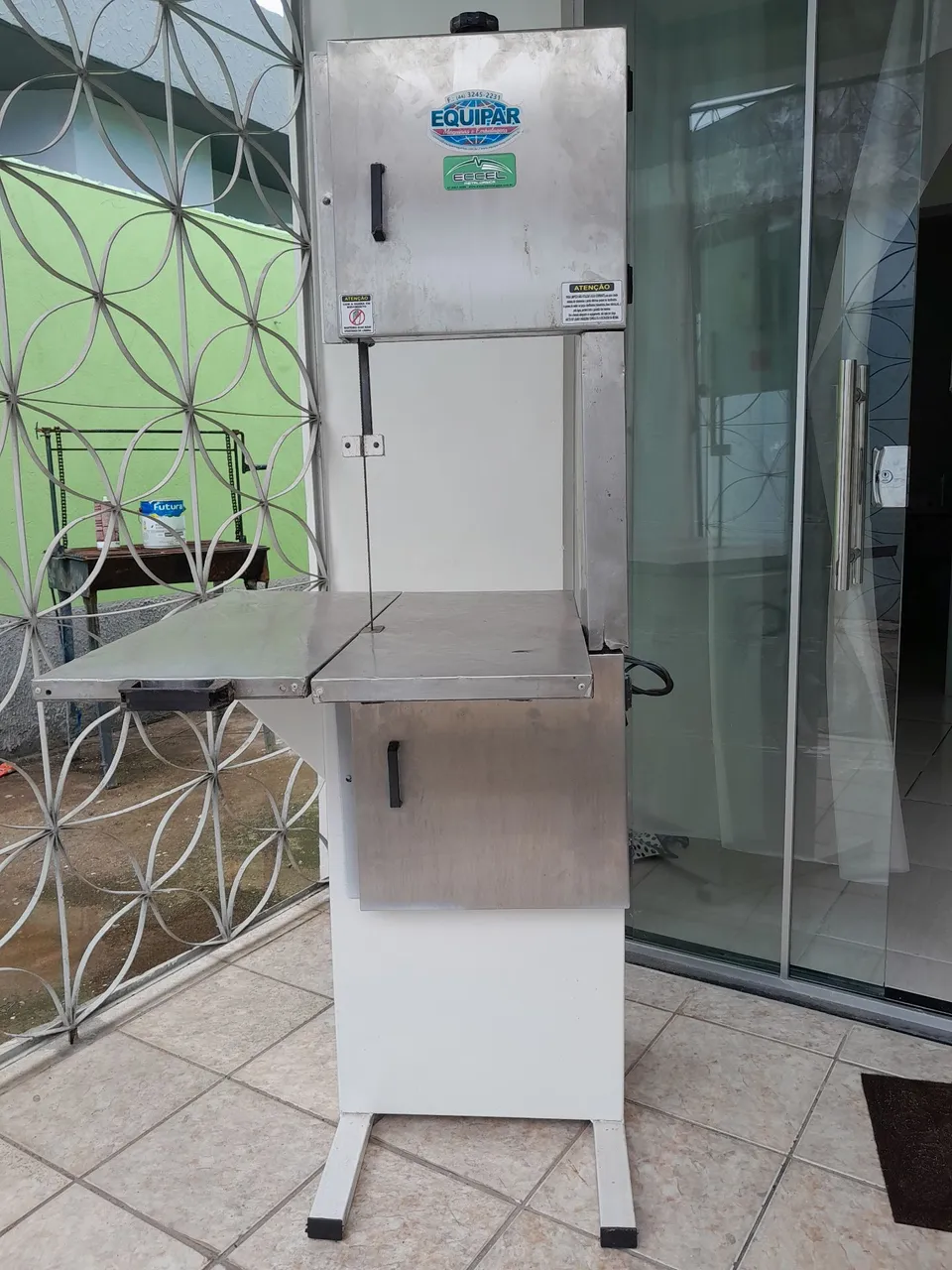 Serra Fita Equipar - Ideal para açougues e cozinhas industriais