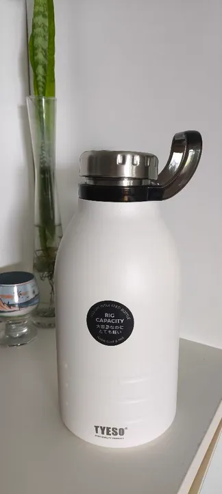 Garrafa de aço inoxidável com alça 1.900ml