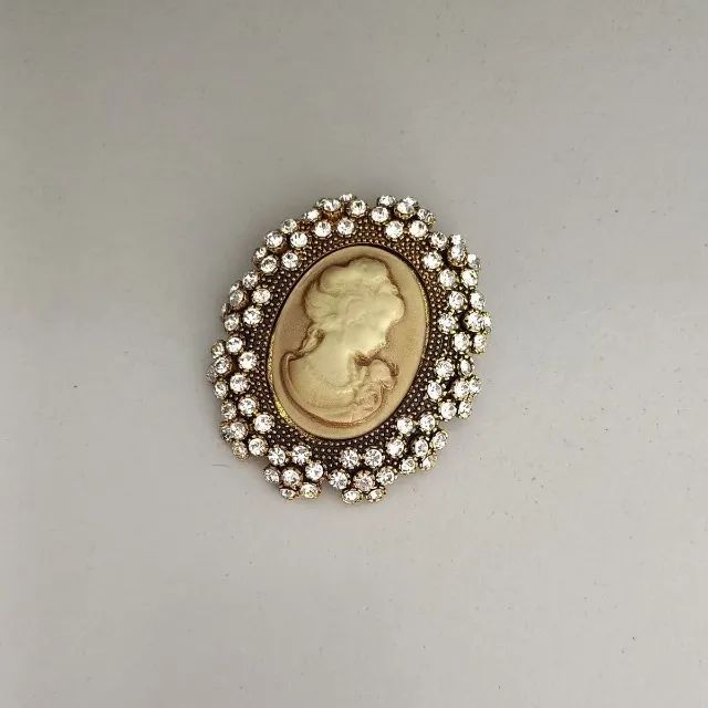 Broche de Camafeu Dourado Strass (novo) - Foto 3