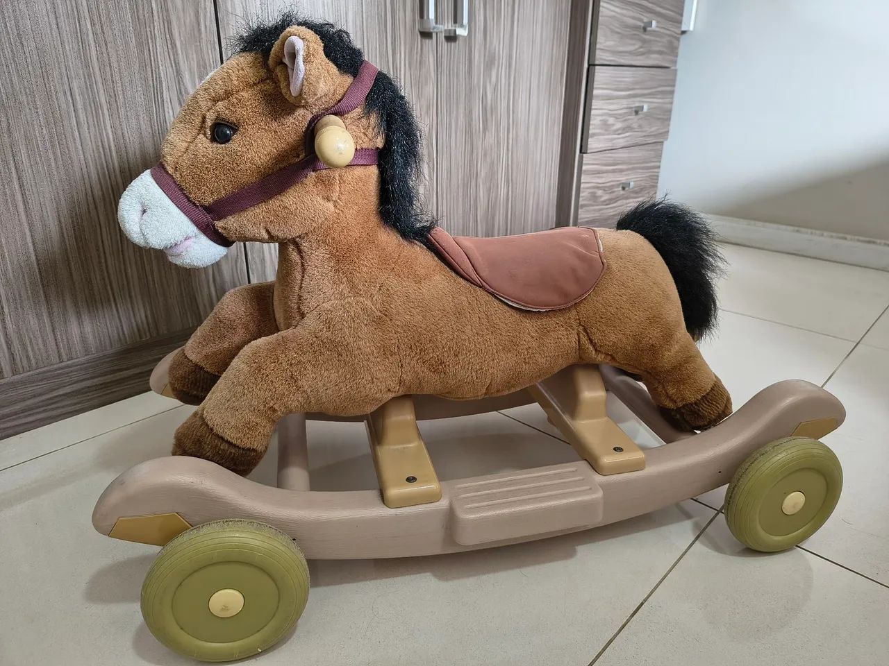 Cavalo de balanço para crianças