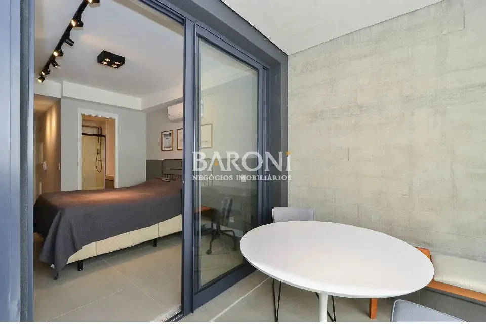 Studio à venda em Moema, totalmente mobiliado, 30m², 1 suíte, área de lazer. Baroni Imóvei