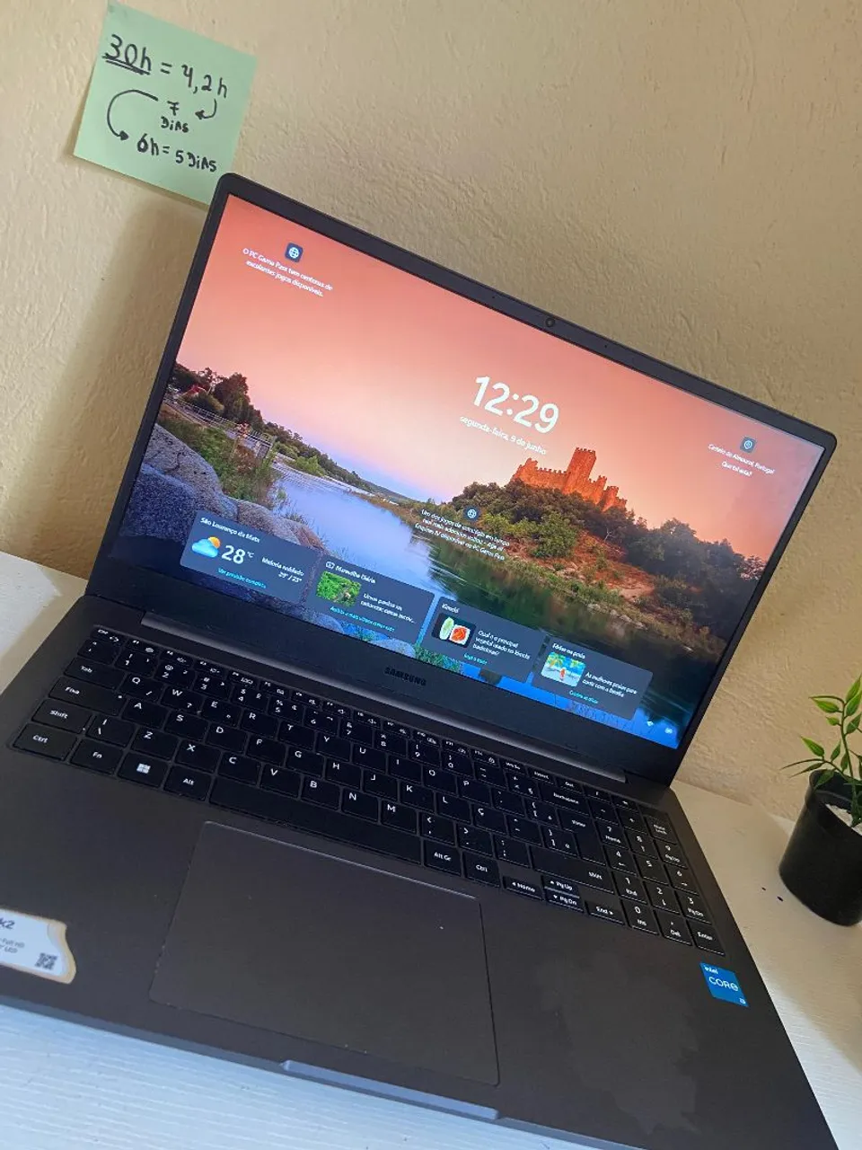 Notebook Samsung - Tela Grande, Desempenho Incrível!