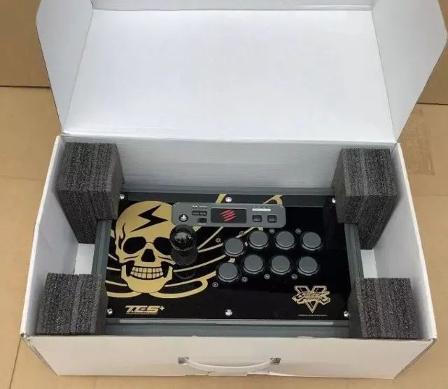 MADCATZ Arcade FightStick Alpha PS4 - PS3 MADCATZ Arcade FightStick Alpha PS4 - PS3
