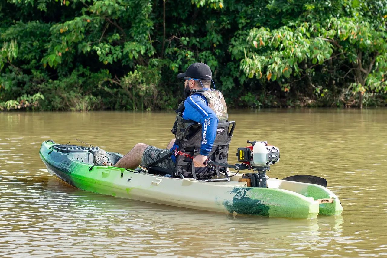 Caiaque Safari s/ o motor