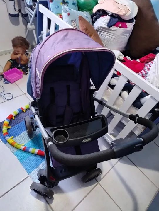 Carrinho de bebê com bebê conforto  - Foto 4