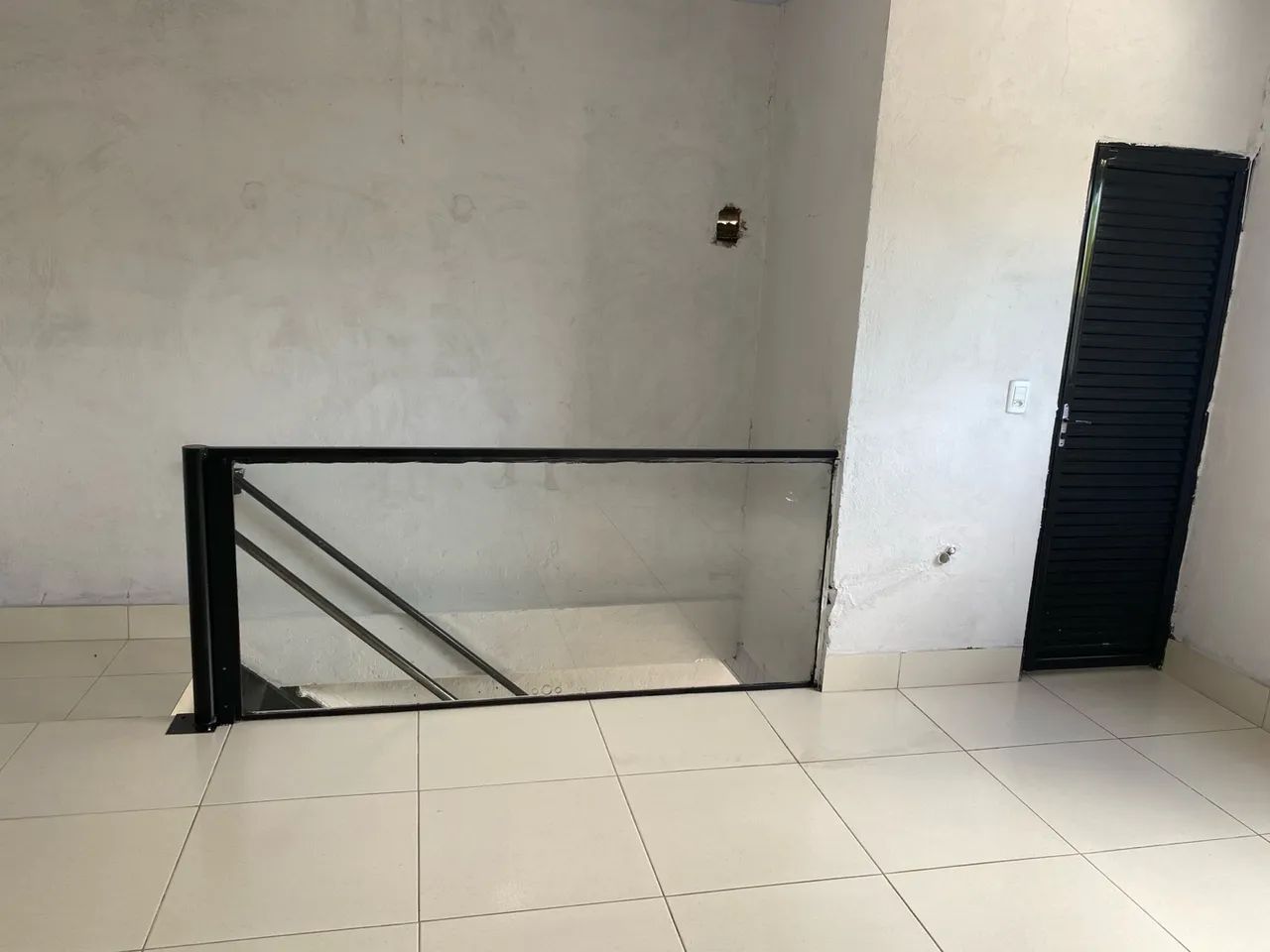Aluga Sala comercial excelente localização, na avenida comercial  - Foto 4