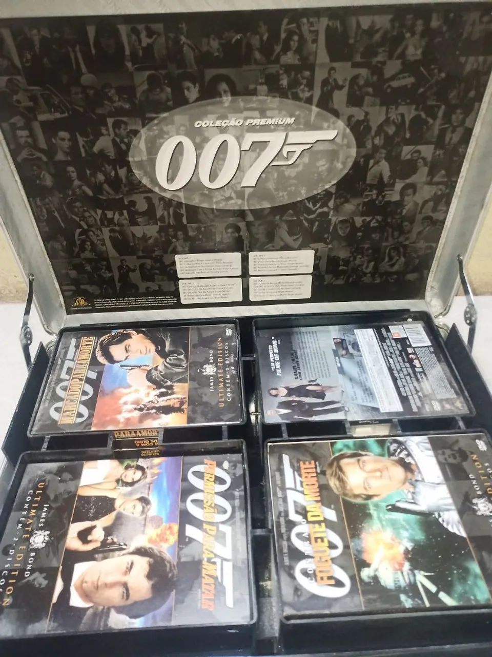 Vende-se coleção de dvd 007 edição limitada com maleta 007 - DVD