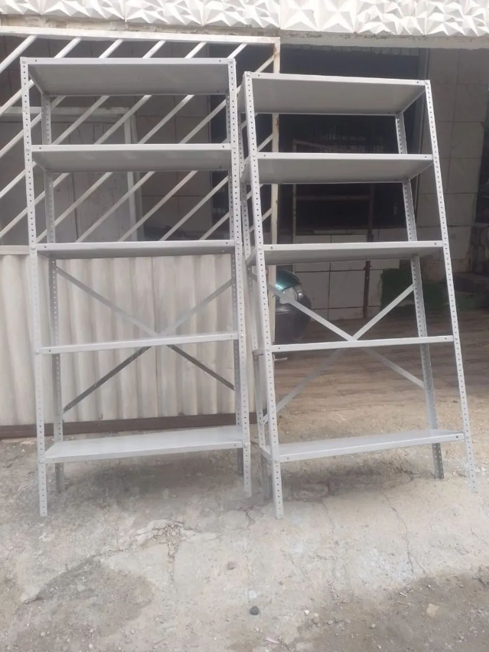 Estantes de aço - Foto 2
